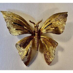VINTAGE SIGNED B.S.K. BRUSHED GOLD TONE BUTTERFLY BROOCH